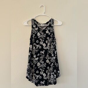 Old Navy Black and White Floral Sleeveless Top